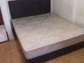 双人大床