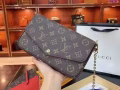 出售高彷原单的包包，第一款图的现货，自用款，精品的包装和精致的做工，让人无法识别