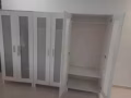 淡宾尼有几套上下铁床，，，，，，和四个衣柜，冰箱，处理，86949611