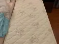 便宜出二手9成新海马单人床垫