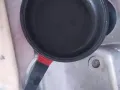 9成新炒锅、平底不粘锅,擀面垫各10新
