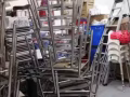 二手廚具，包括瓷碗，白鋼容器，大圓餐桌等，廉價出售