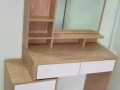 床。衣柜。书桌。应有尽有