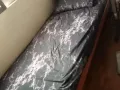 木床，买一送一张桌子
