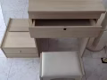 梳妆台