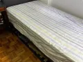 9层新 单人床架和弹簧床垫