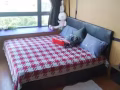 紫~花拉公园2分钟到地铁 送水电 随时可住 可煮 还有更多其他房子