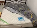 美美的床架床垫一套 便宜出售