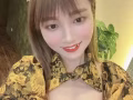跟你说了多少遍，抱怨没用” “抱我