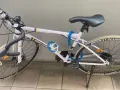 出售给力自行车，自用几乎全新，二月份买的，要回国了。。谈好价钱可以送上门。。