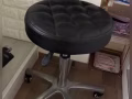 美發椅子，鏡子，小椅子