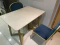 轻奢大理石餐桌+两把椅子$50