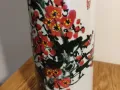 大红梅花图案陶瓷花瓶