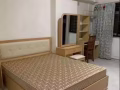 先驅地鐵站附近，夫妻房600冷氣，加微信13199369456