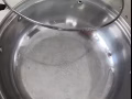 处理给钱就卖，烤箱一个，中间火锅周围煎肉锅一个，劳明达地铁站自取