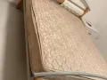 双人床垫+床架出售
