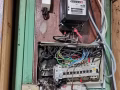 专业水电工，安装维修电路，开关插座，灯具，吊扇，凉衣架，热水器。
