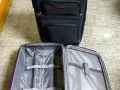 20寸行李箱（可以登机）