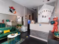 市中心一号SPA店招聘前台，欢迎工作准证（WP名额），家属准证，PR，公民，前来应聘。