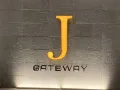 西部最豪华公寓J Gateway出租有独立洗手间的普通房，全新装修！3.6米超高层高！落地窗！