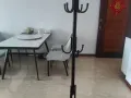 乌黑金属衣帽架，九成新