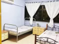 蒙巴登地铁站找女搭房一位