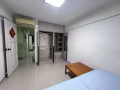 步行两分钟到淡滨尼地铁站，巴士转换站有一间普通房出租。