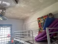 走路十分钟，黄线纬壹地铁站招女床位上铺！5.1号以后可以入住，楼下有巴士到金文泰，牛车水，波那维斯达地铁站，可以报任何准