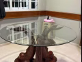 玻璃圆桌