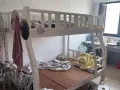 便宜转让一个上下床  白色  很新 没有床垫