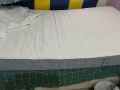 单人床