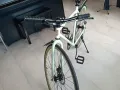 出售山地自行车一辆，公路车一辆。价格合理