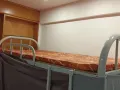 海军部地铁站附近，男搭房上铺