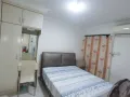 Blk 32,有主人房出租，交通方便，走路3分钟到达勿洛地铁站及巴士转换站，租金$950（小煮）只限一女性工作者！