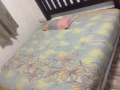 出售自用加宽加厚双人床垫 和三个单人床