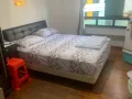 先驱普通房出租，先驱地铁站，989，普通房出租，一个人，八百，两个人一千，没有地址，可以大煮，也可以短租，