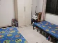 主人房  一共有四男同房  后港 20 马上入住 $450，要一男的 冷气★ 后港地铁。Blk 328。床位出租.  ★