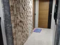 靠近海军部，招女塔房一位。