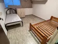 黄线绿线女生四人间