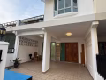 靠近金文泰， 西海岸排屋 5房间 3500方尺 $7400  7月尾入住  Jalan Mas muteh